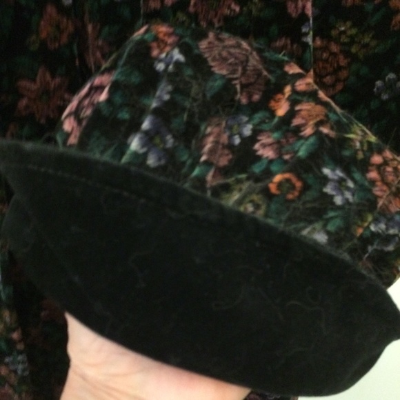 Little Nugget, Gorgeous, Girls size 10/12 winter velvety coat and hat set - Picture 10 of 10